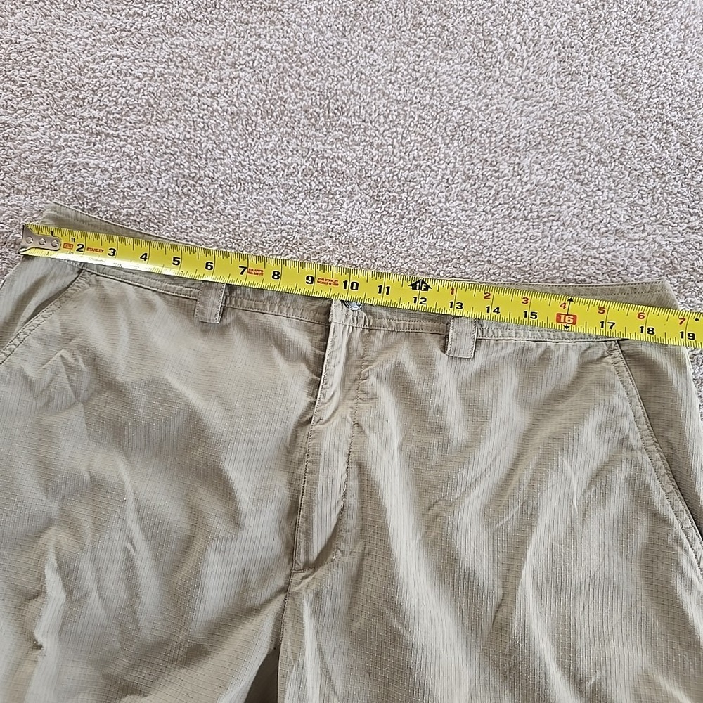 Under Armour Nylon Cargo Pants Men's Size 38 x 32 Khaki Outdoor Hiking Fishing - Picture 11 of 15